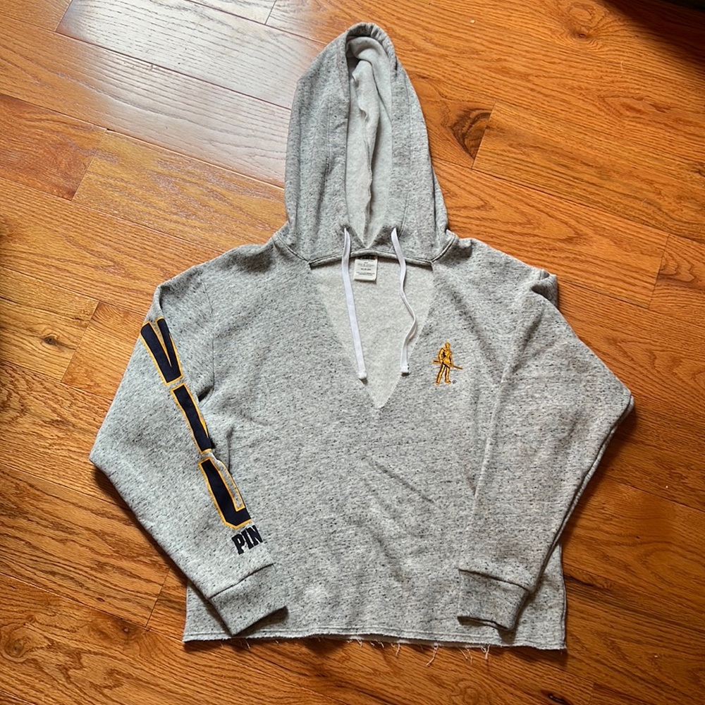 Cropped hoodie
